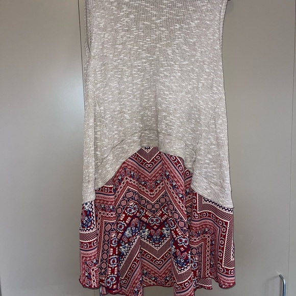 Tank top “cardigan” with pattern at bottom - Picture 2 of 3